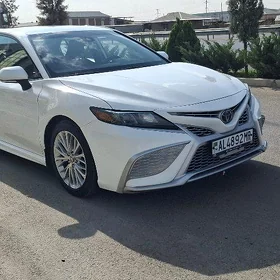 Toyota Camry 2021