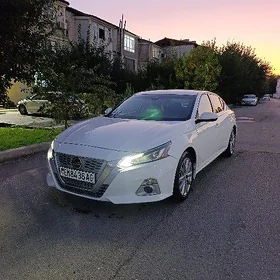 Nissan Altima 2021
