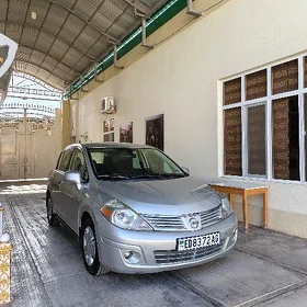 Nissan Versa 2011