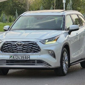 Toyota Highlander 2021