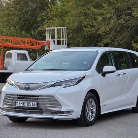 Toyota Sienna 2021
