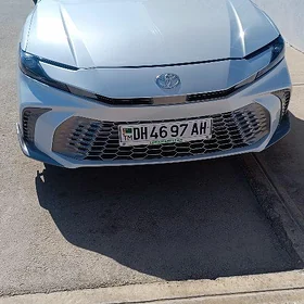 Toyota Camry Hybrid 2025