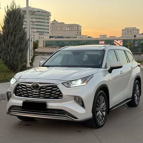 Toyota Highlander 2021