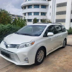 Toyota Sienna 2018