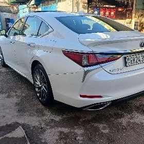 Lexus ES 350 2022