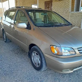 Toyota Sienna 2000