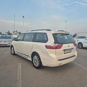 Toyota Sienna 2019