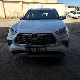 Toyota Highlander 2021