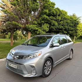 Toyota Sienna 2018