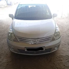 Nissan Versa 2011