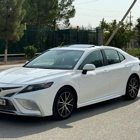 Toyota Camry 2021