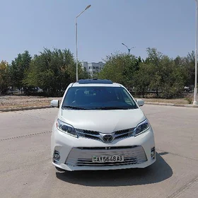 Toyota Sienna 2020