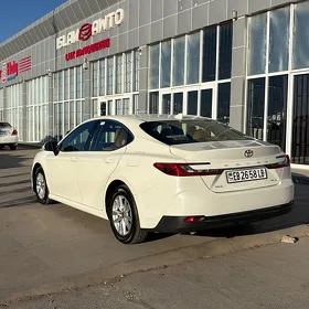 Toyota Camry 2025