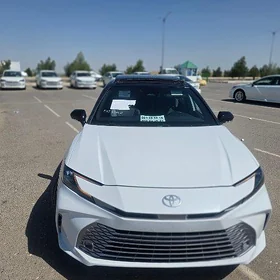 Toyota Camry 2025