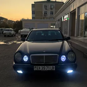 Mercedes-Benz E320 1999