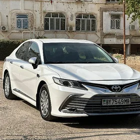 Toyota Camry 2019