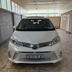 Toyota Sienna 2019