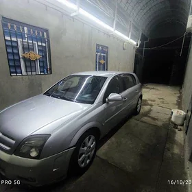 Opel Signum 2003
