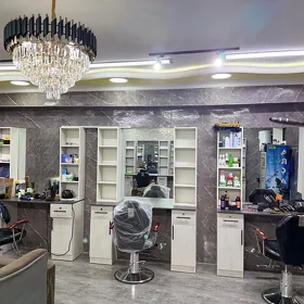 Arenda Bedew Salon