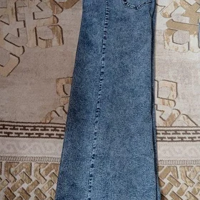 Джинсы