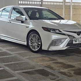 Toyota Camry 2021