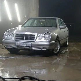 Mercedes-Benz E320 1997