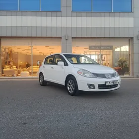 Nissan Versa 2011