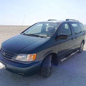 Toyota Sienna 2002