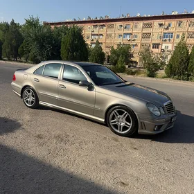 Mercedes-Benz E320 2004
