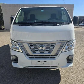 Nissan NV3500 2022