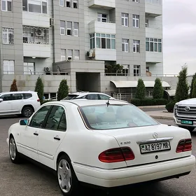 Mercedes-Benz E320 1998