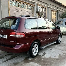 Toyota Sienna 2000