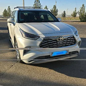 Toyota Highlander 2020