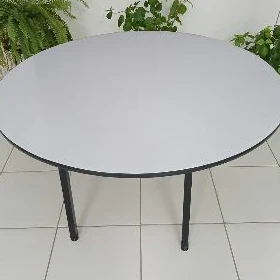 Tegelek Eplenilýän Stol