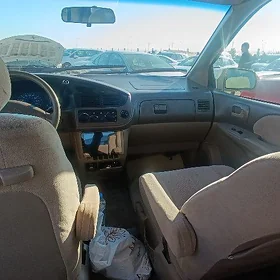 Toyota Sienna 2002