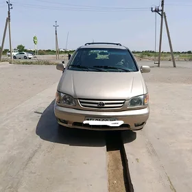 Toyota Sienna 1999