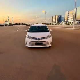 Toyota Sienna 2020