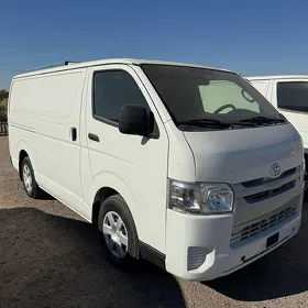 Toyota Hiace 2021