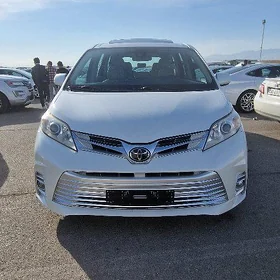 Toyota Sienna 2017