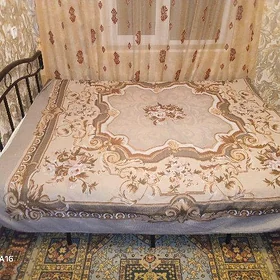 Кровать