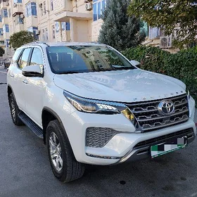 Toyota Fortuner 2023