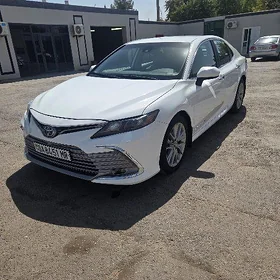 Toyota Camry 2021