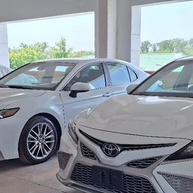 Toyota Camry 2021