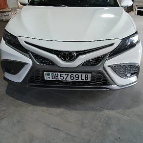 Toyota Camry 2021