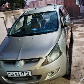 Mitsubishi Chariot 2007