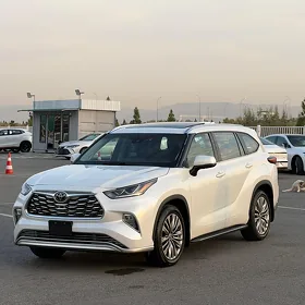 Toyota Highlander 2021