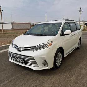 Toyota Sienna 2017
