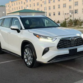 Toyota Highlander 2021