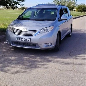 Toyota Sienna 2016