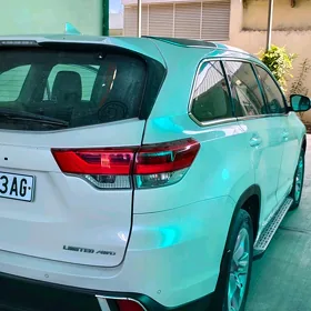 Toyota Highlander 2019